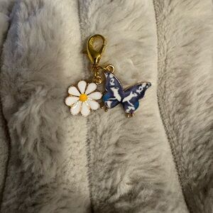 Butterfly & Daisy Charm Keychain - Blue and White